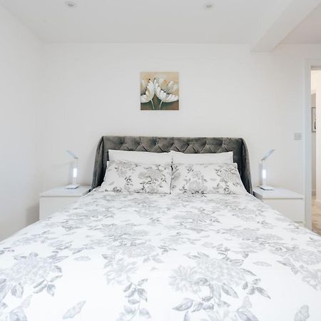 Contemporary Two Bedroom Duplex - Secluded Residence With Parking In A Prime Central Location Bournemouth Exterior photo